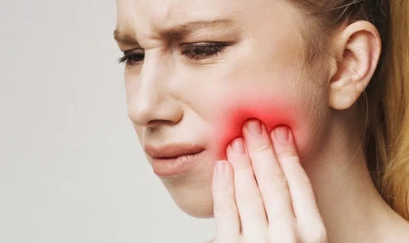 Sưng chân răng gây đau nhức, khó chịu cho người bệnh