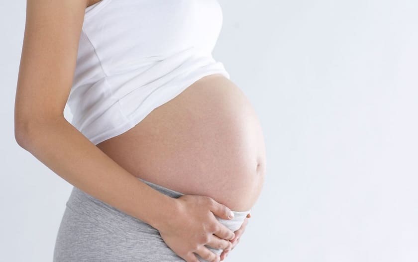 Không nên cấy ghép implant khi đang mang thai vì sẽ ảnh hưởng đến thai nhi