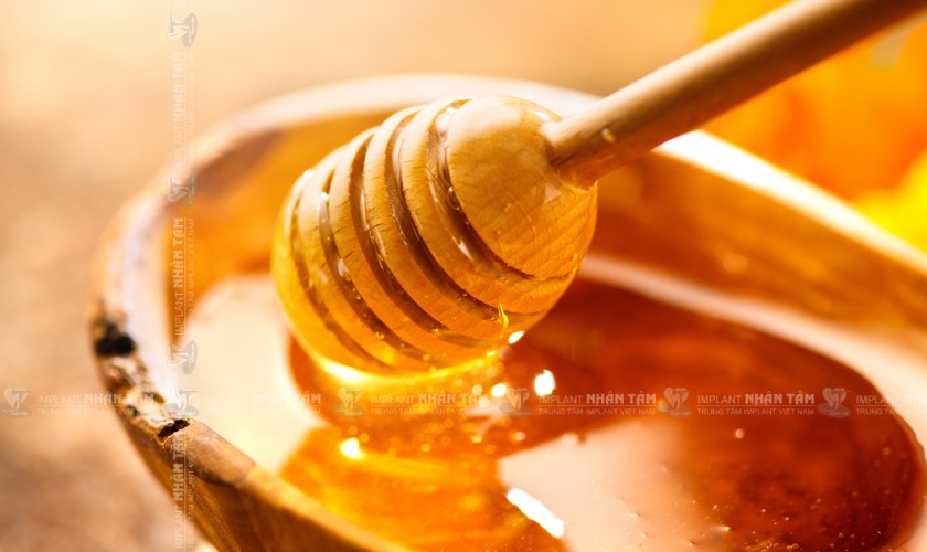 Sử dụng mật ong trị viêm nướu răng