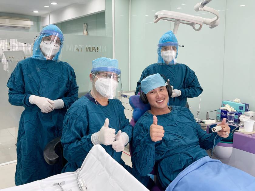Diễn viên Hà Trí Quang thực hiện ghép xương và cấy răng Implant tại Implant Việt Nam