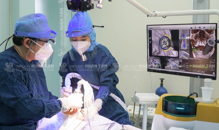 Quy trình cấy ghép Implant yêu cầu bác sĩ tay nghề cao