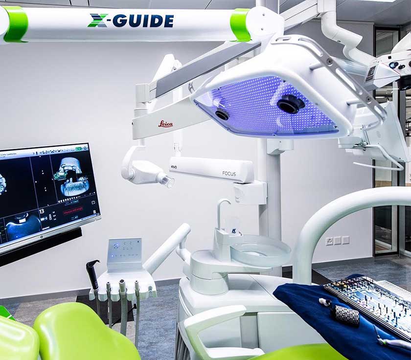 Robot định vị Implant Navigation – Công nghệ cấy ghép răng Implant tân tiến nhất hiện nay