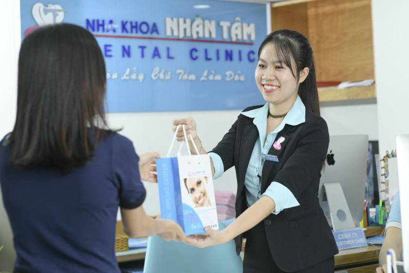 Dịch vụ chăm sóc khách hàng luôn là điểm mạnh của Trung tâm Implant Việt Nam