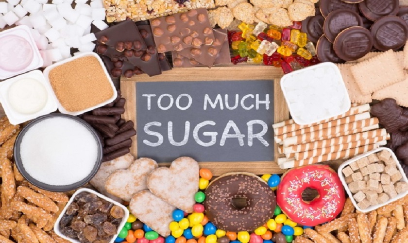 Khẩu phần ăn quá nhiều đường là một trong những nguyên nhân gây mục chân răng