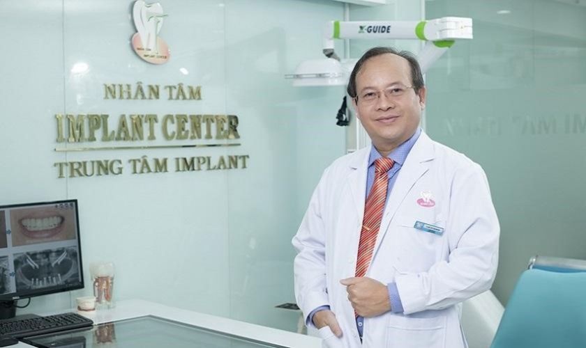 TS.BS Võ Văn Nhân - chuyên gia cấy ghép Implant hàng đầu với hơn 25 năm kinh nghiệm