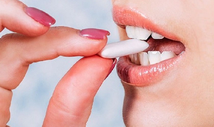 Có thể nhai kẹo xylitol không đường để làm giảm nguy cơ gây sâu răng