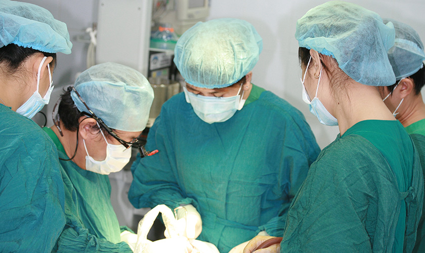 Ca dời thần kinh hàm dưới để cấy ghép răng Implant đầu tiên tại Việt Nam được Ts.Bs Võ Văn Nhân thực hiện thành công