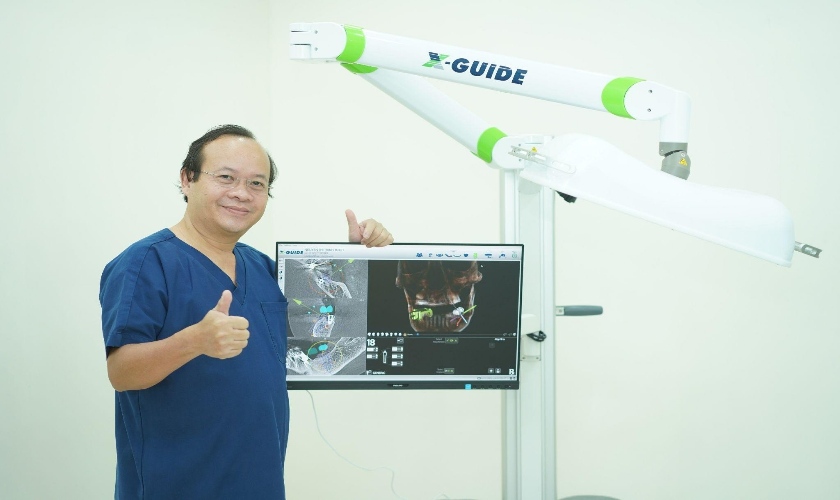 Máy cắm Implant X-Guide với hệ thống camera quan sát và hệ thống cảnh báo bằng hình ảnh và âm thanh cho phép nâng tỷ lệ chính xác lên gấp 11 lần so với các công nghệ cũ