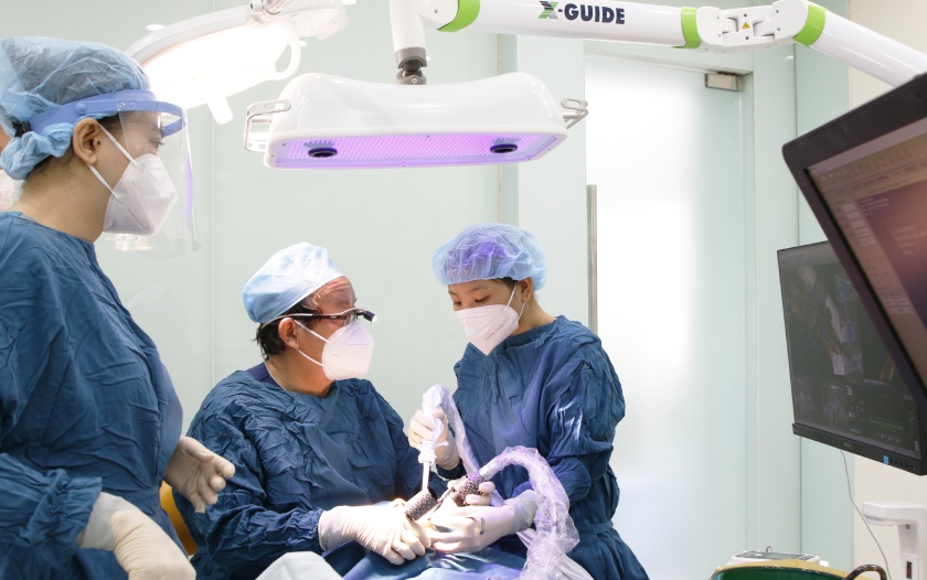 Nha khoa Nhân Tâm ứng dụng robot định vị trong cấy ghép Implant