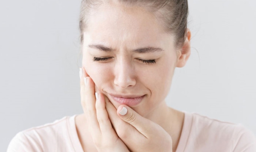 Đau răng khiến bạn mất tập trung, ăn uống khó khăn