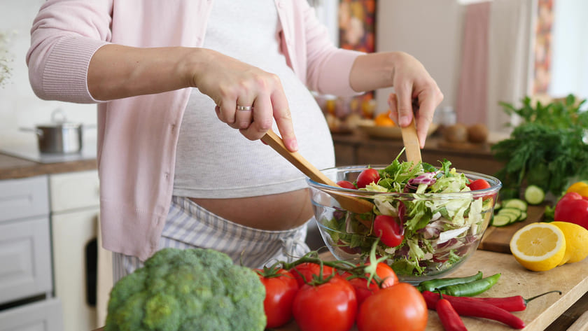 Mẹ bầu sau cấy ghép implant phải đảm bảo dinh dưỡng đủ chất