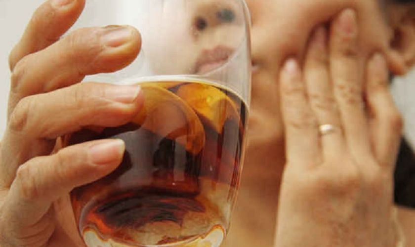 Ngậm rượu có giảm đau răng không?
