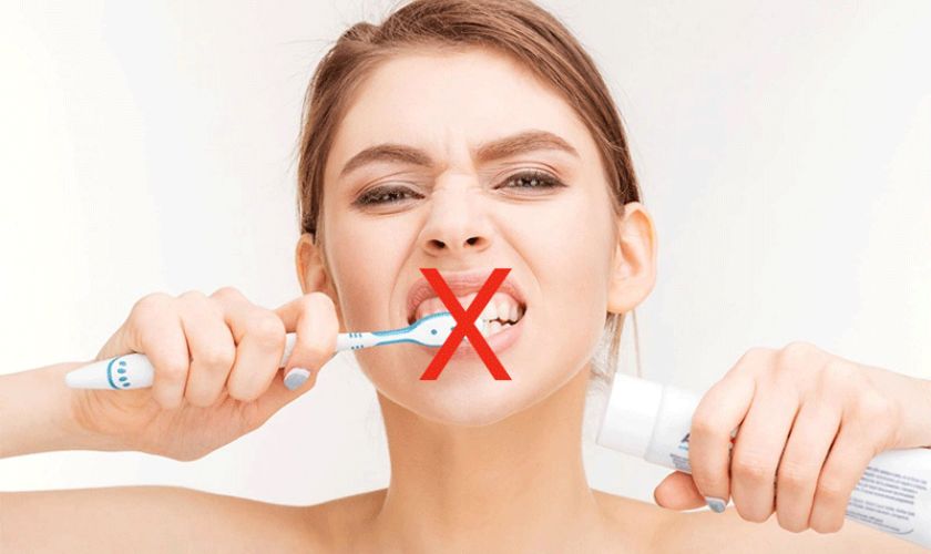 Vệ sinh răng miệng sai cách sẽ dẫn đến tình trạng răng bị đau nhức