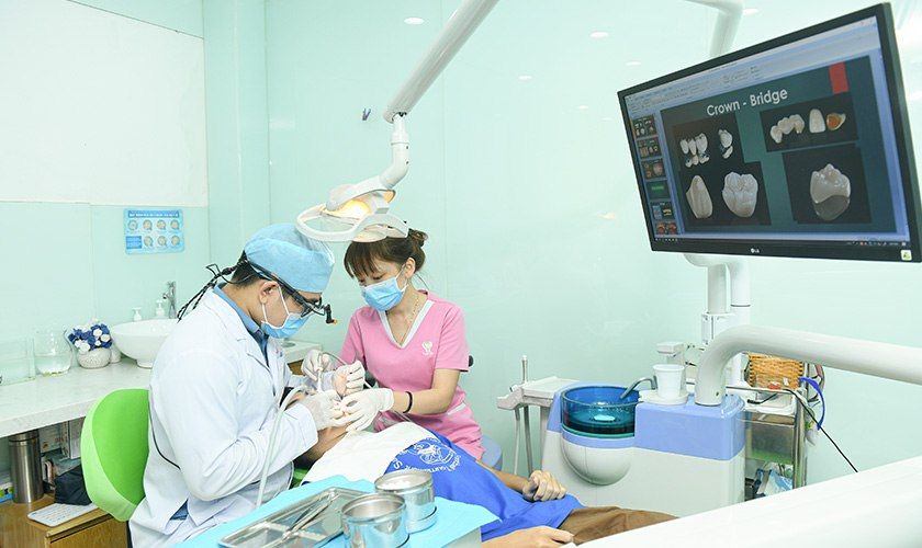 Thăm khám chữa trị tại nha khoa uy tín giúp chữa trị sâu răng tận gốc
