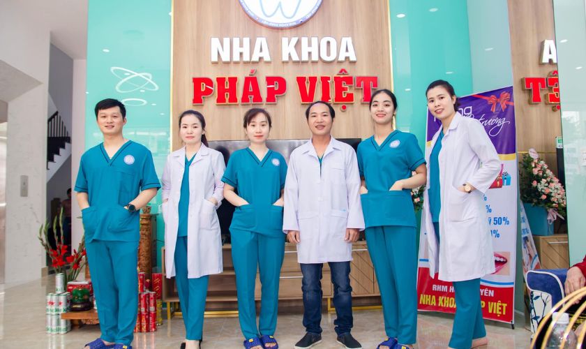 Bác sĩ tại nha khoa Pháp Việt có nhiều năm kinh nghiệm