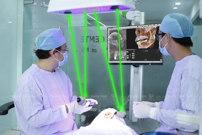Trung tâm Implant Việt Nam ứng dụng công nghệ định vị cấy ghép răng Implant, mang đến quy trình trồng răng nhanh chóng, nhẹ nhàng, an toàn, ít xâm lấn, hiệu quả cao Trung tâm Implant Việt Nam ứng dụng công nghệ định vị cấy ghép răng Implant, mang đến quy trình trồng răng nhanh chóng, nhẹ nhàng, an toàn, ít xâm lấn, hiệu quả cao