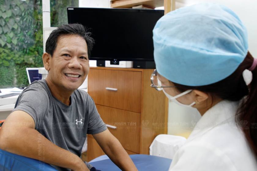 Với mục tiêu hiện đại hóa hệ thống điều trị, nâng cao trải nghiệm Khách hàng, Trung tâm Implant Việt Nam đầu tư và ứng dụng các thiết bị - máy móc nha khoa tân tiến trong thăm khám và điều trị