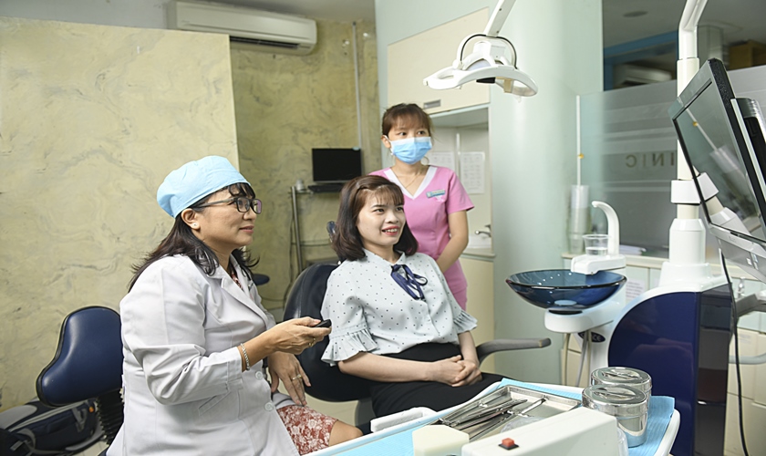 Tái khám định kì tại nha khoa để theo dõi sức khỏe răng miệng