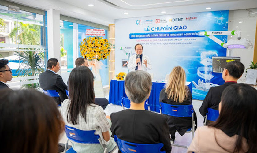 Tiến sĩ bác sĩ Võ Văn Nhân phát biểu tại sự kiện chuyển giao công nghệ