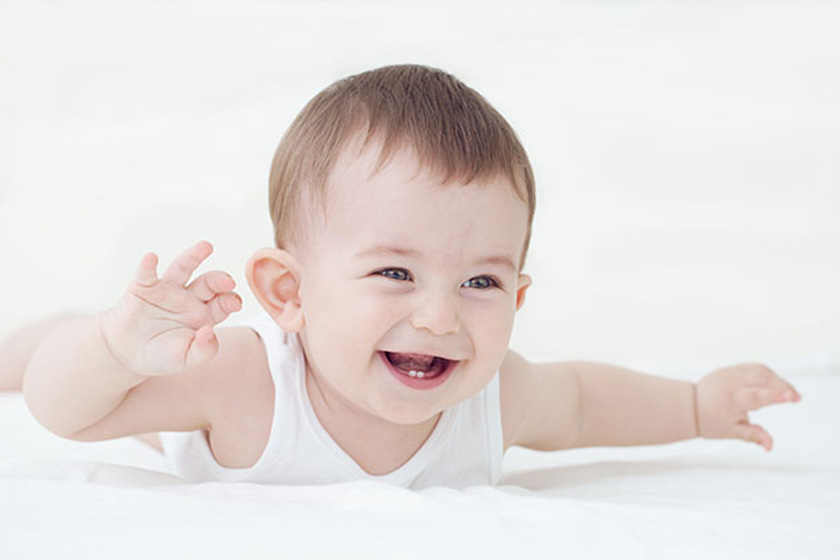 Trẻ mọc răng sớm có sao không? Nguyên nhân là gì?