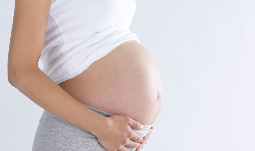 Chống chỉ định cấy ghép Implant ở phụ nữ có thai