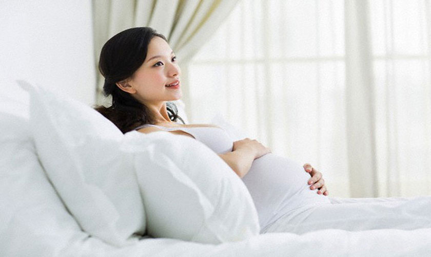 Phụ nữ có thai là đối tượng không nên trồng Implant