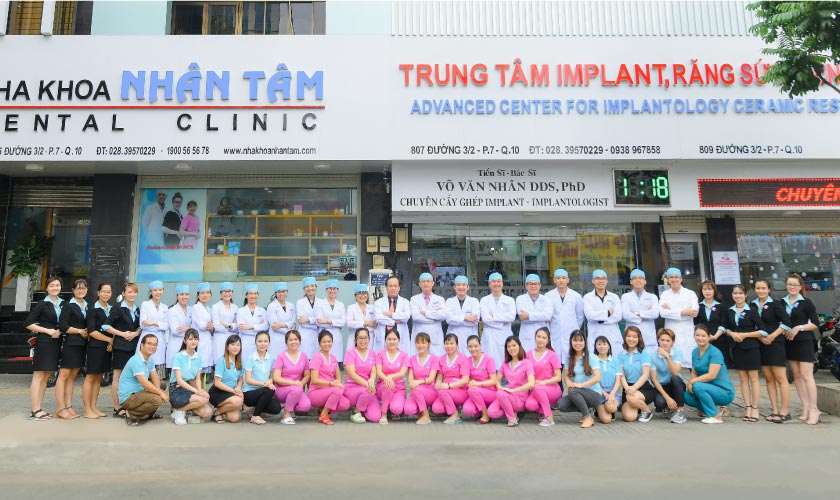 Đội ngũ bác sĩ nha khoa trung tâm Implant Việt Nam